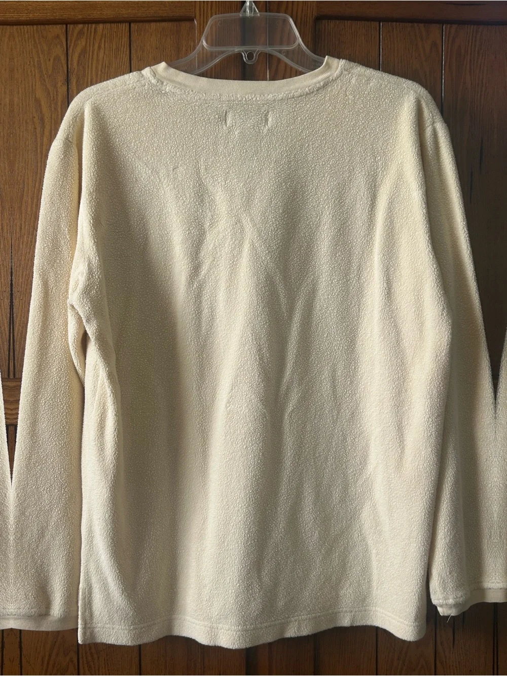 Super Soft New York Laundry Women’s Cream Long Sleeve V-Neck. Small